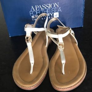 Sperry Carlisle white Pat Rhine sandals